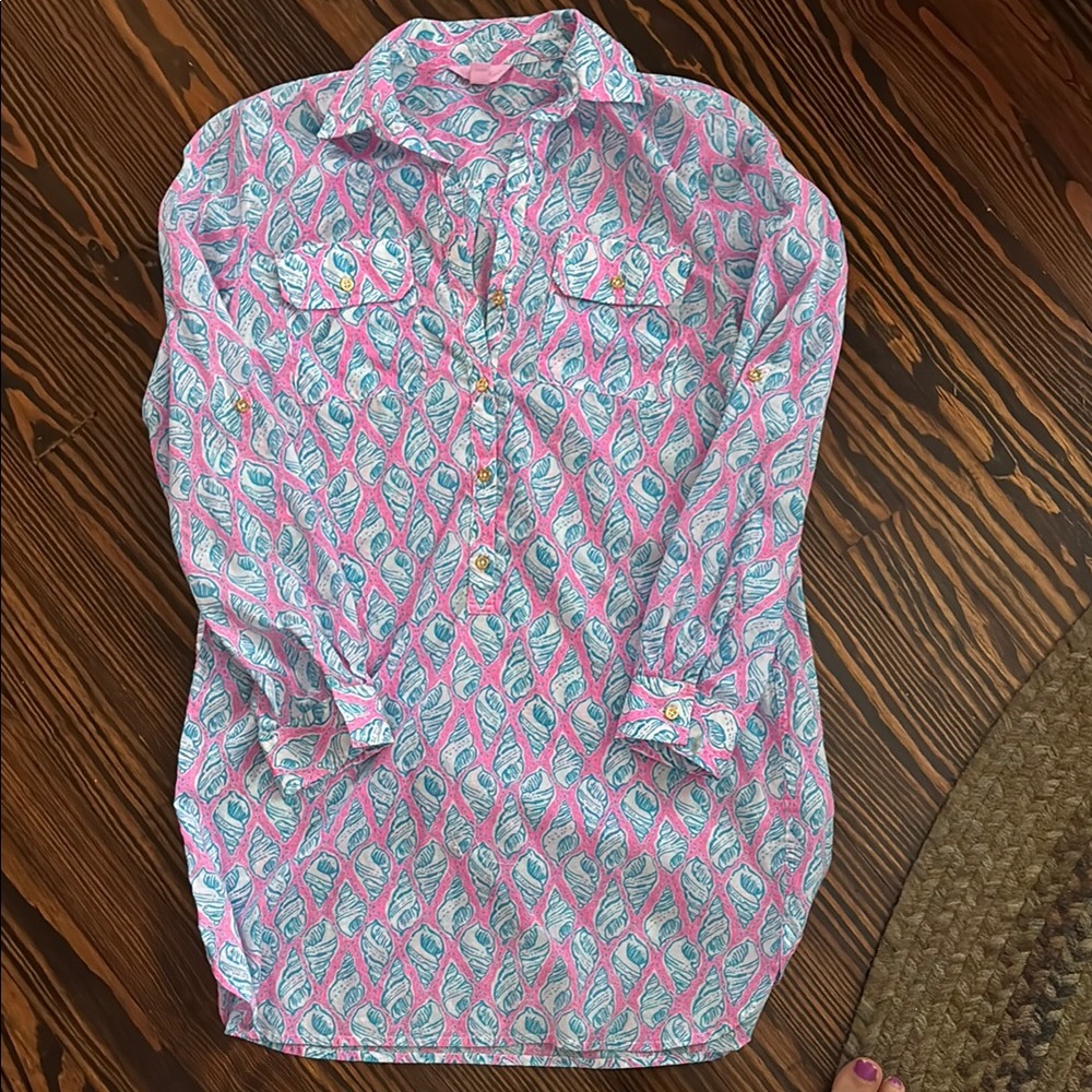 Lilly Pulitzer Pink and Blue Seashell Shirt size XS